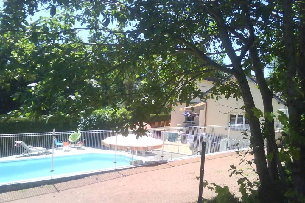 Maison/Gite Familial Dans Le Jura A 200M Du Lac Avec Piscine Privee Marigny  エクステリア 写真